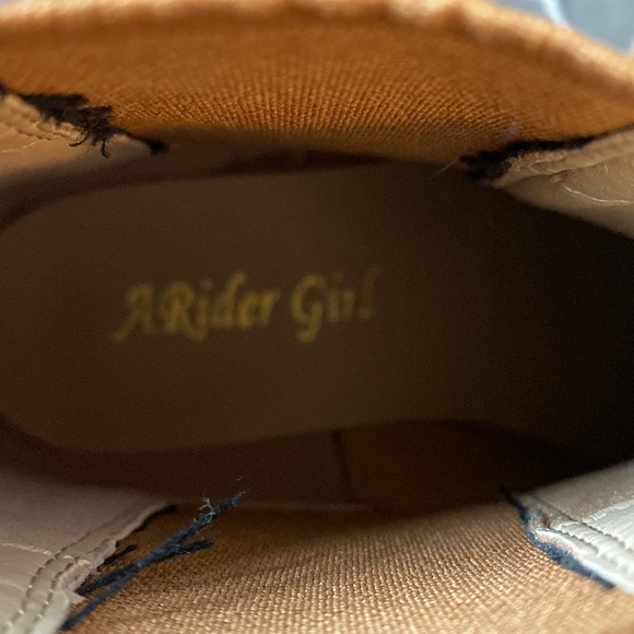 ARider Girl women’s leather leopard print booties with wood stacked heel - Picture 5 of 7